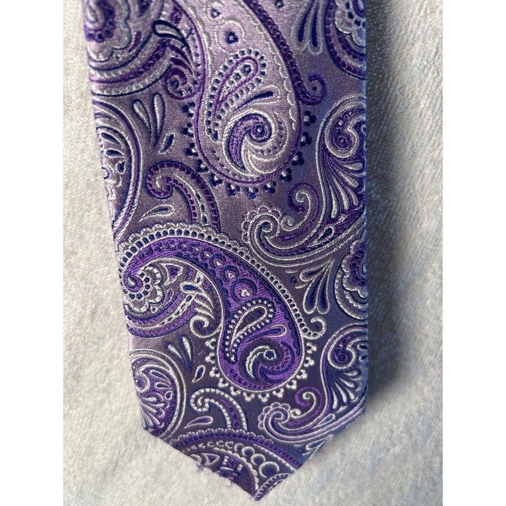 Geoffrey Beene Tie Purple Paisley 100% Silk Necktie - Men's Classic